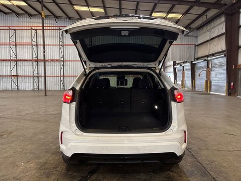 Used 2022 Ford Edge SE w/ Black Appearance Package image 12