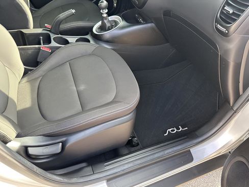 Used 2016 Kia Soul image 16
