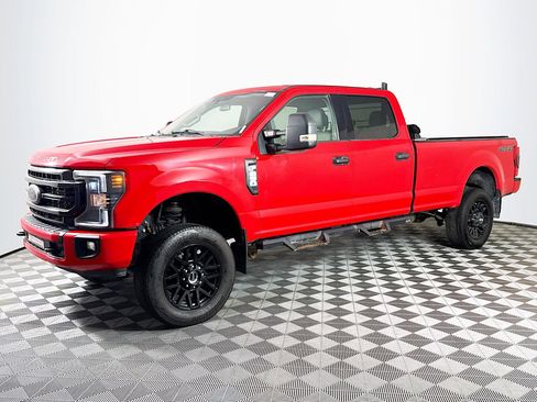 Used 2022 Ford F250 XLT w/ Black Appearance Package image 4