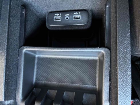 Used 2023 Dodge Charger SXT RWD image 35