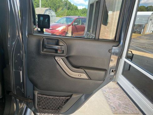 Used 2017 Jeep Wrangler Unlimited Sport w/ Quick Order Package 24S AWD/4WD image 17