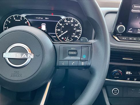 Used 2023 Nissan Rogue SV FWD image 25