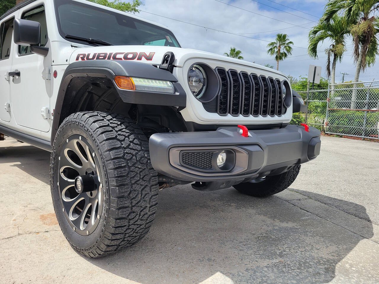 Used 2024 Jeep Gladiator Rubicon w/ Safety Group AWD/4WD image 19