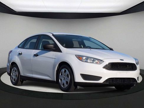 Used 2015 Ford Focus S image 2