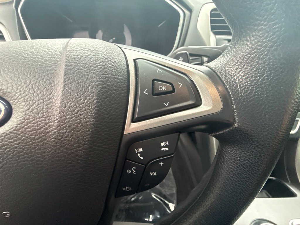 Used 2019 Ford Fusion SE FWD image 22
