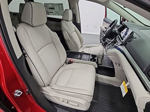 New 2026 Honda Odyssey Touring image 41