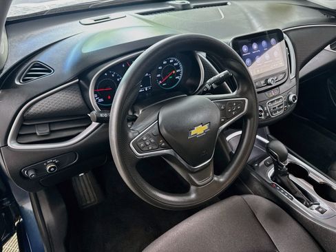 Used 2025 Chevrolet Malibu LT FWD image 23