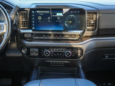 Used 2025 Chevrolet Silverado 2500 LT w/ Convenience Package image 13