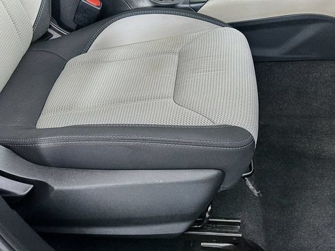 Used 2022 Subaru Forester AWD/4WD image 23