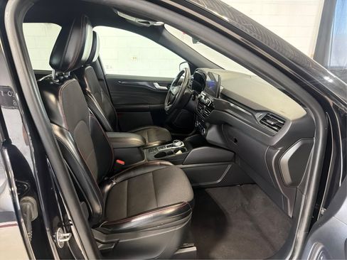 Used 2023 Ford Escape ST-Line FWD image 15