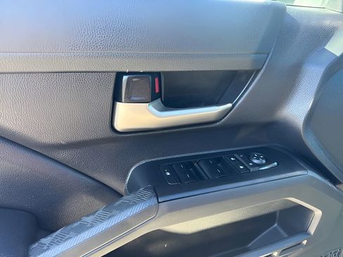 Used 2024 Toyota Tacoma TRD Off-Road image 26