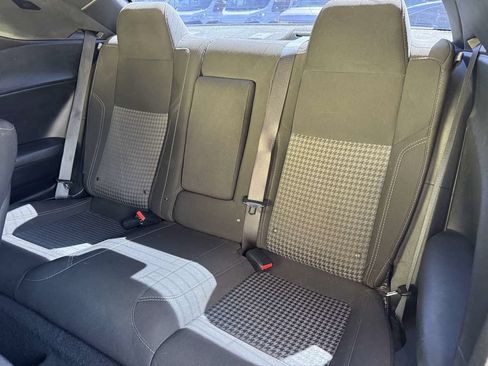 Used 2020 Dodge Challenger SXT RWD image 19