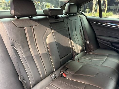 Used 2021 BMW 530i 530i w/ M Sport Package image 24