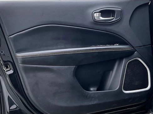 Used 2018 Jeep Compass Latitude w/ Popular Equipment Group image 21