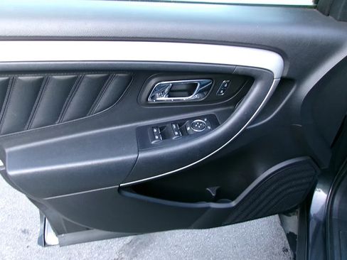 Used 2018 Ford Taurus SEL w/ Equipment Group 201A FWD image 17