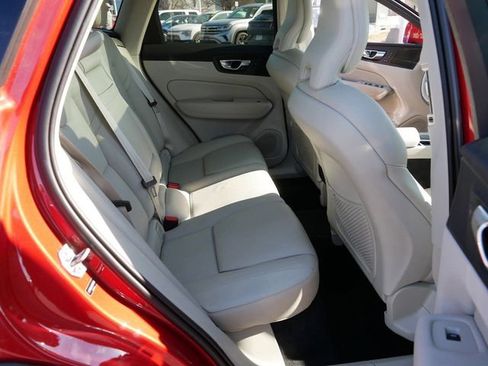 Used 2019 Volvo XC60 T5 Inscription w/ Protection Package Premier image 19