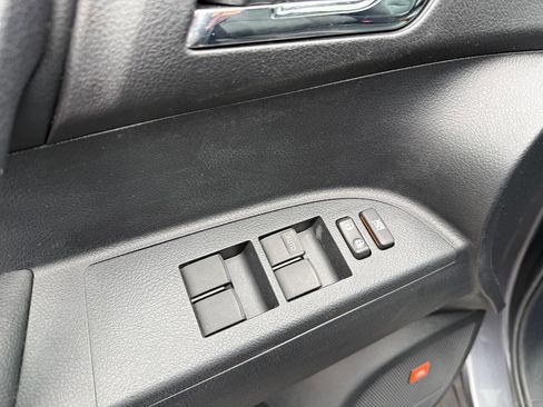 Used 2013 Toyota Highlander Limited image 15