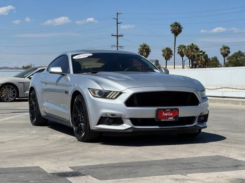 Used 2017 Ford Mustang GT Premium w/ Black Accent Package RWD image 3