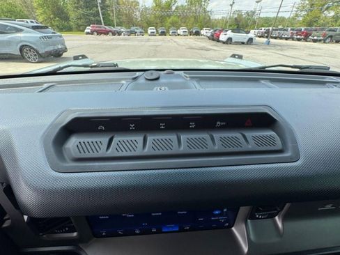 Used 2021 Ford Bronco First Edition AWD/4WD image 31