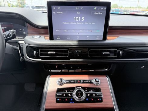 Used 2024 Lincoln Aviator Reserve w/ Equipment Group 201A AWD/4WD image 11