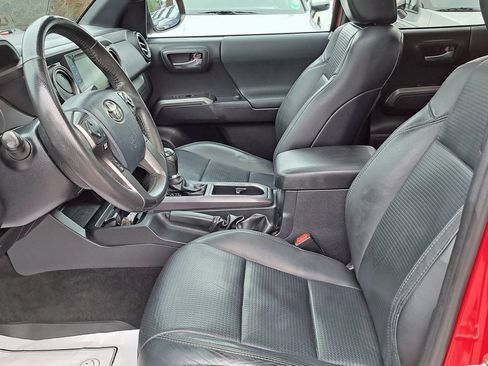 Used 2019 Toyota Tacoma TRD Off-Road image 21