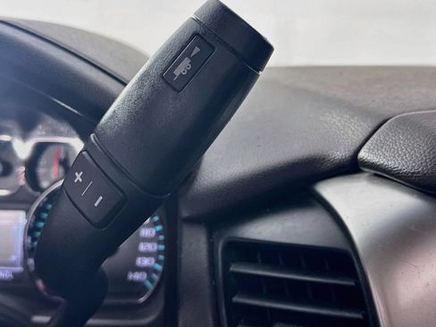 Used 2018 Chevrolet Suburban LT RWD image 20
