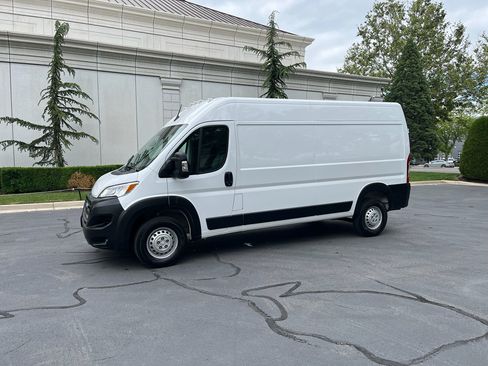 Used 2026 RAM ProMaster 2500 w/ Convenience Group FWD image 2