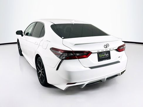 Used 2023 Toyota Camry SE w/ Convenience Package image 5