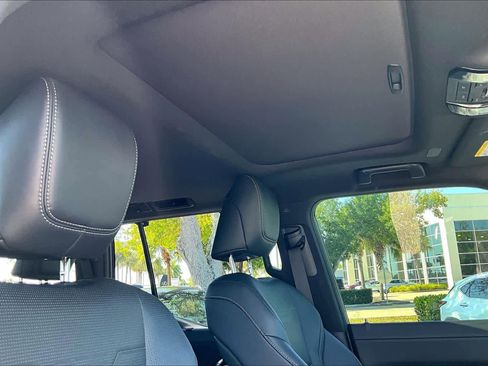 Used 2025 Lexus GX 550 w/ Accessory Package (Z1) image 14