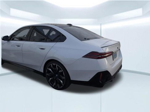 Used 2025 BMW 530i w/ M Sport Package image 7