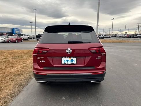 Used 2018 Volkswagen Tiguan SEL Premium image 4