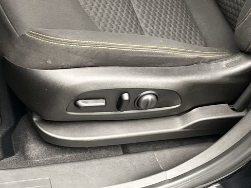 Used 2021 GMC Terrain SLE w/ Driver Convenience Package image 10