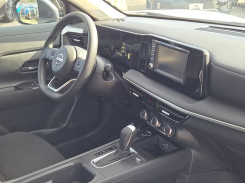 Used 2025 Nissan Kicks S AWD/4WD image 6
