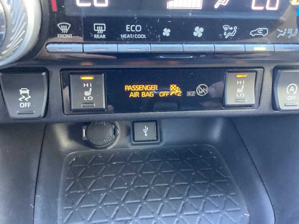 Used 2020 Toyota RAV4 XLE Premium AWD/4WD image 44