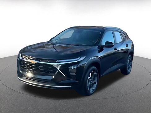 Used 2025 Chevrolet Trax LT image 7