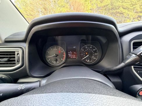 Used 2017 Nissan Titan S image 12