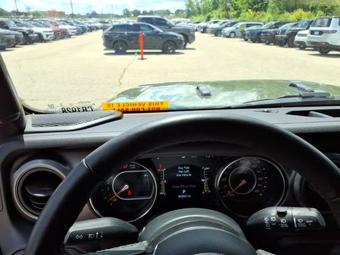 Used 2022 Jeep Wrangler Unlimited Sport AWD/4WD image 30