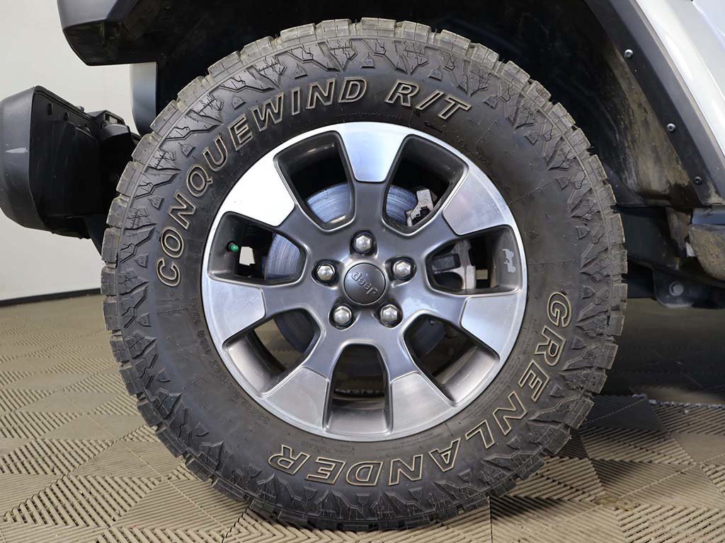 Used 2023 Jeep Wrangler Unlimited Sahara w/ Cold Weather Group AWD/4WD image 16