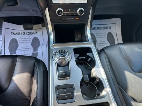 Used 2022 Ford Edge Titanium image 14