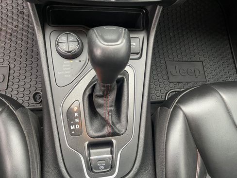 Used 2020 Jeep Cherokee Trailhawk w/ Cold Weather Group image 21