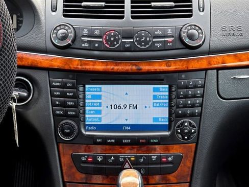 Used 2005 Mercedes-Benz E 320 4MATIC Sedan image 19