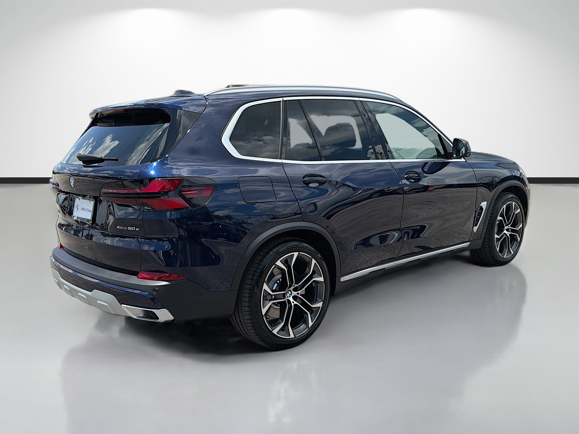 New 2026 BMW X5 xDrive50e w/ Executive Package AWD/4WD image 3