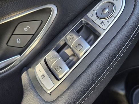 Used 2018 Mercedes-Benz C 300 Sedan image 27