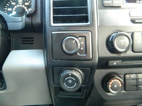 Used 2017 Ford F150 XL w/ Equipment Group 101A Mid image 16