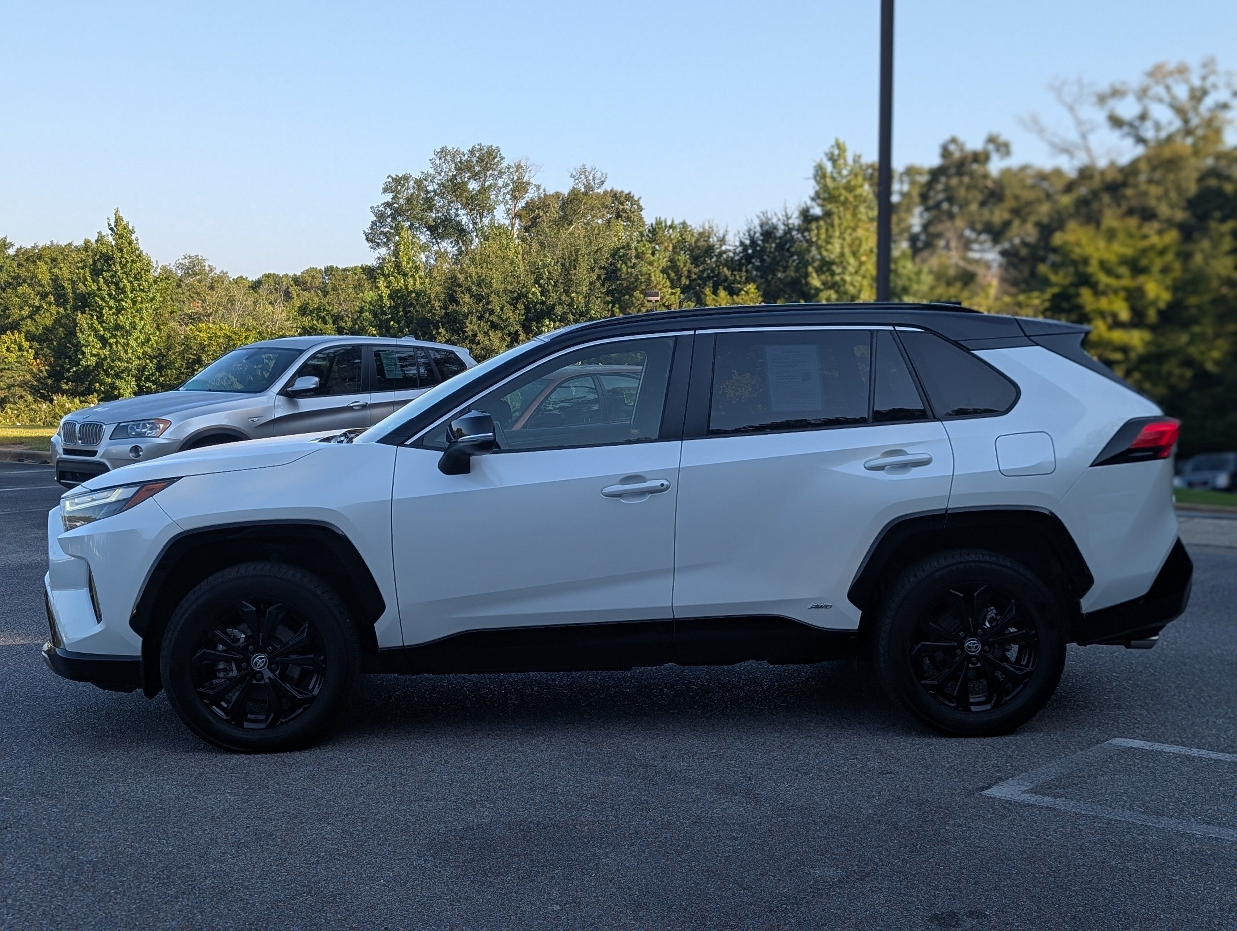 Used 2022 Toyota RAV4 XSE w/ XSE Grade Weather Package AWD/4WD image 6