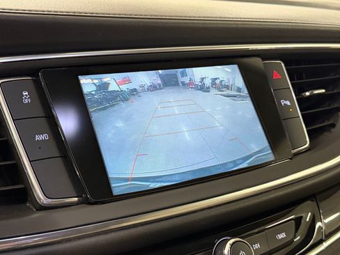 Used 2019 Buick Enclave Essence AWD/4WD image 20