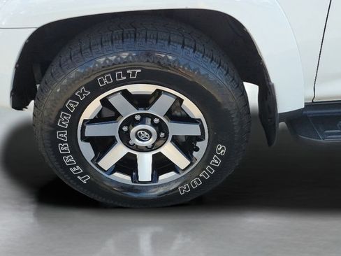 Used 2020 Toyota 4Runner TRD Off-Road Premium image 10