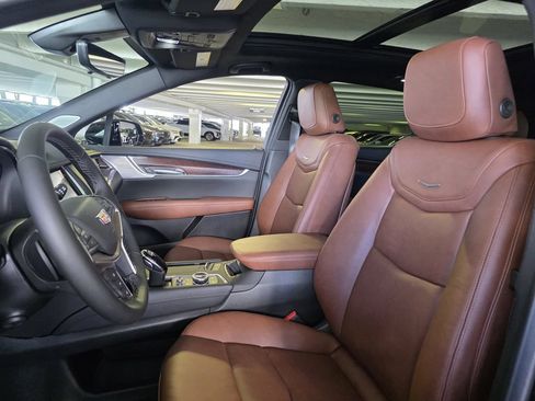 New 2026 Cadillac XT5 Premium Luxury w/ Driver Assist Package FWD image 17