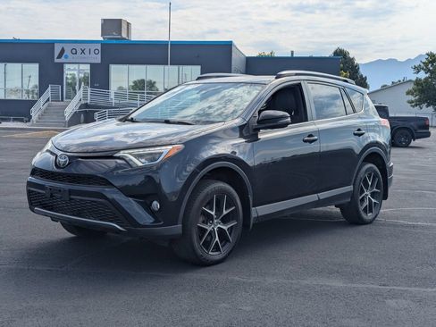 Used 2017 Toyota RAV4 SE AWD/4WD image 8