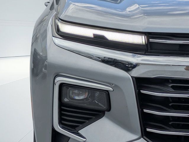 Used 2025 Chevrolet Traverse LT FWD image 9